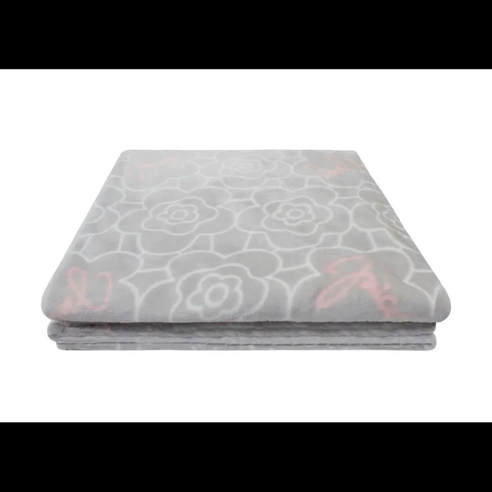🎉1 hr sale 🎉Gray flower throw - Picture 3 of 5